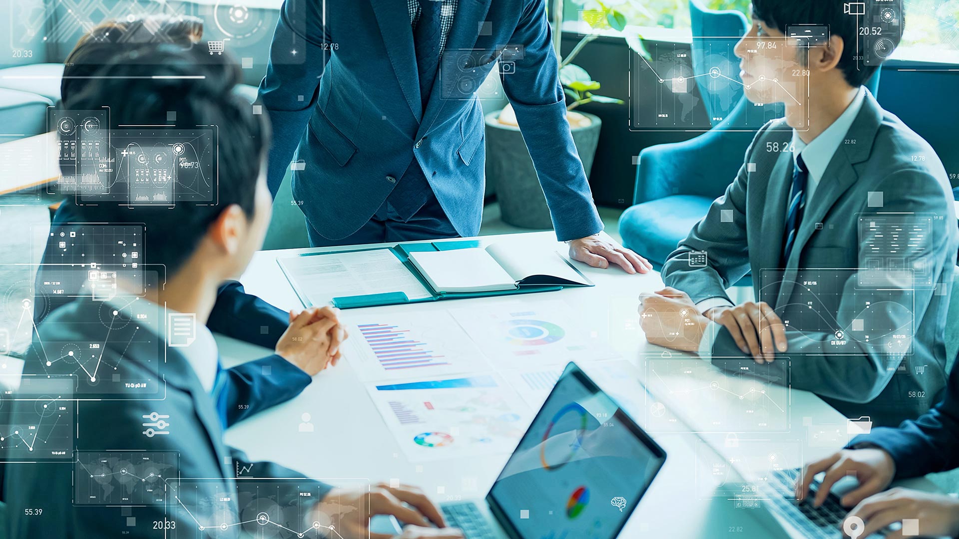 チームメンバーが議論している様子